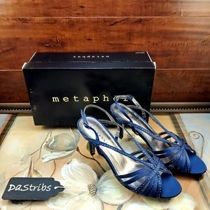 Women's navy Blue Metaphor Sandles Size 8